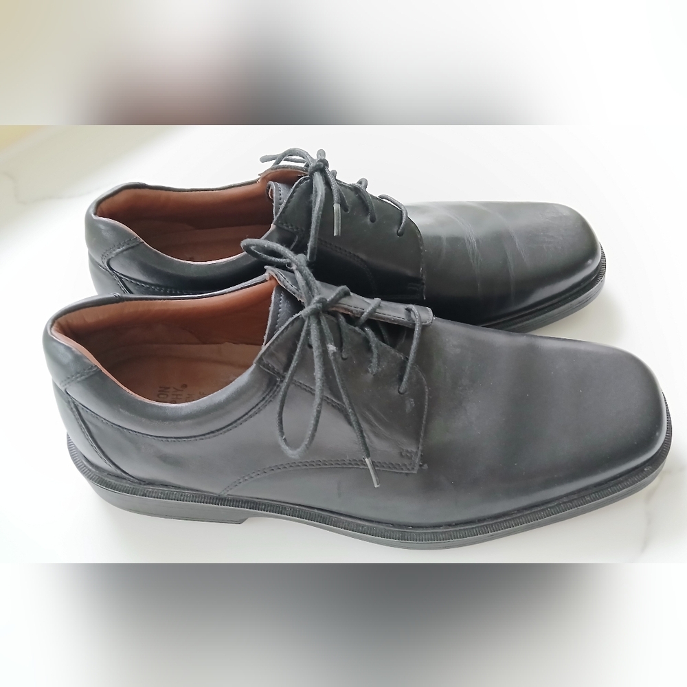 Johnston & Murphy XC4 Waterproof Plain-Toe Oxford – Men’s 10.5 – Black Leather